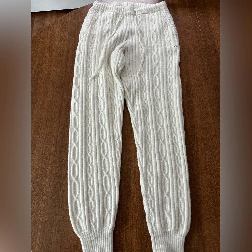 ALO Yoga White Cable Knit Pants - Picture 7 of 10